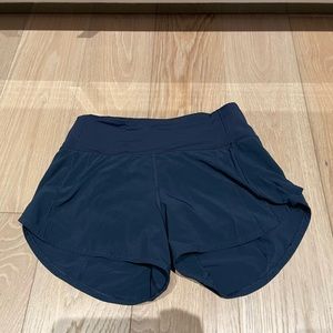 Lululemon - Sped Up Mid-Rise Lined Short 4”